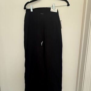 Aritzia (TNA) yoga pants